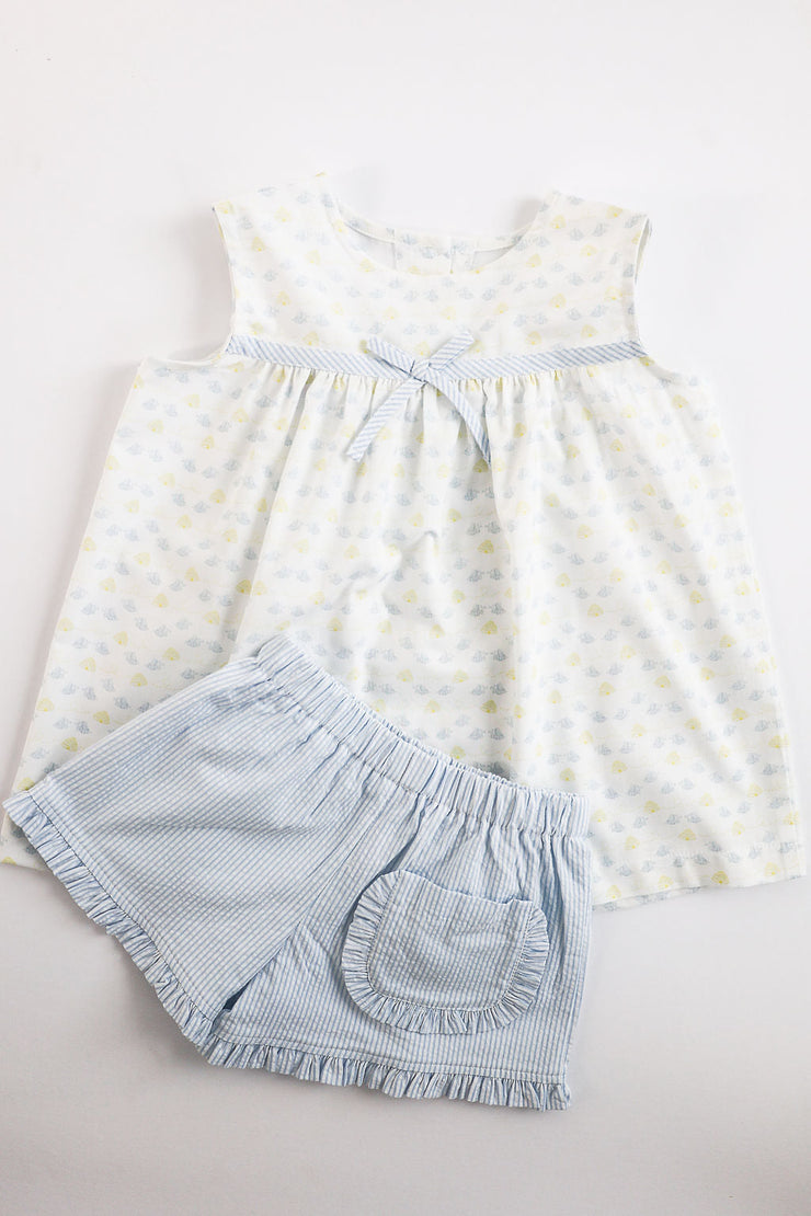 Elizabeth Top in Honeybees (#76) with Blue Stripe Seersucker (#26), Size 6
